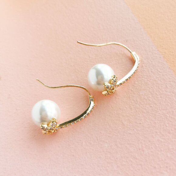 Alicia Bonnie - Fluttering Wonder Pearl White Crystal Gold Earrings - NEW - Picture 2 of 3